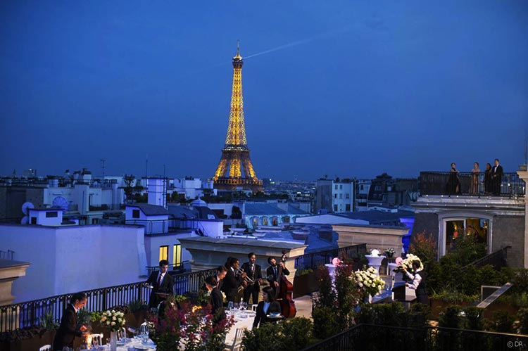 cocktail d'entreprise sur un rooftop à paris