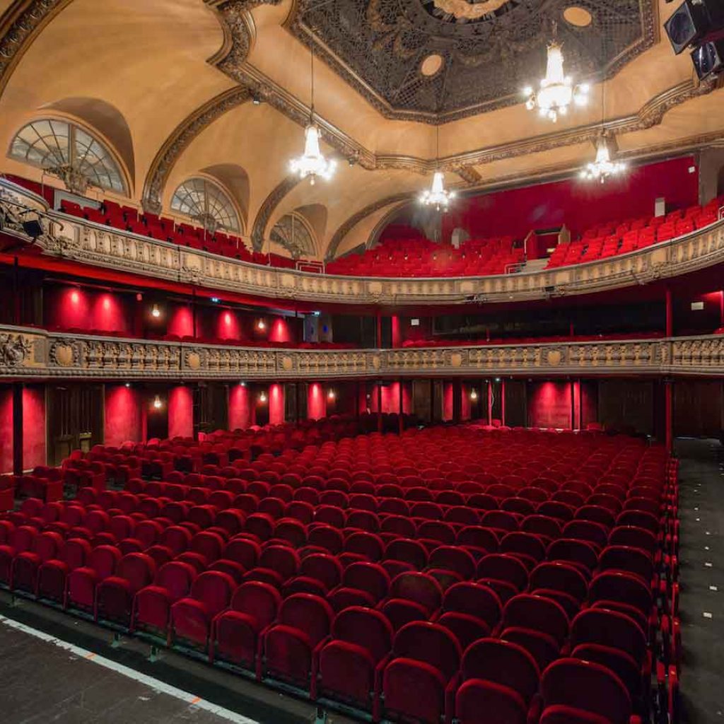 Né en 1894, Le Trianon s'est imposé au fil des décennies comme l'un des théâtres les plus emblématique de la capitale.