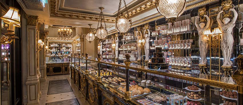 le cafe pouchkine madeleine a privatiser paris